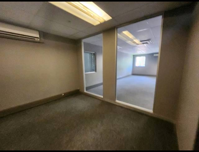 683M² OFFICE TO LET IN RANDJESPARK